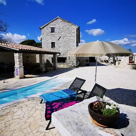 Casa Della Grofica